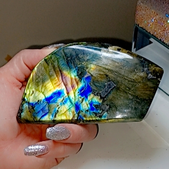 Flashy Laboradite Big Stone Crystal - Picture 6 of 6
